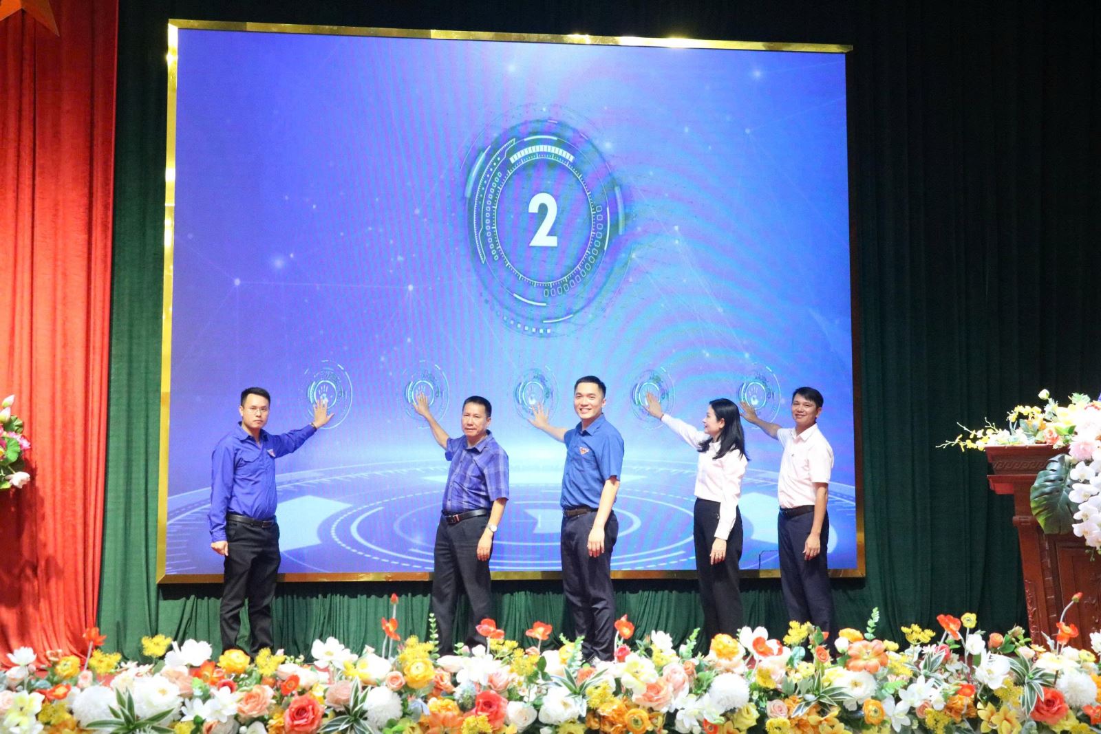 Đoàn TNCS Hồ Chí Minh UBND tỉnh khởi động chương trình tình nguyện “Áo xanh đồng hành cùng cơ sở”